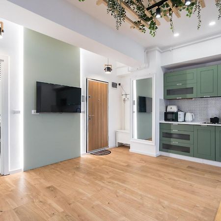 Jungle Escape - Luxe 1-Br Haven In Bucharest Apartment Ngoại thất bức ảnh
