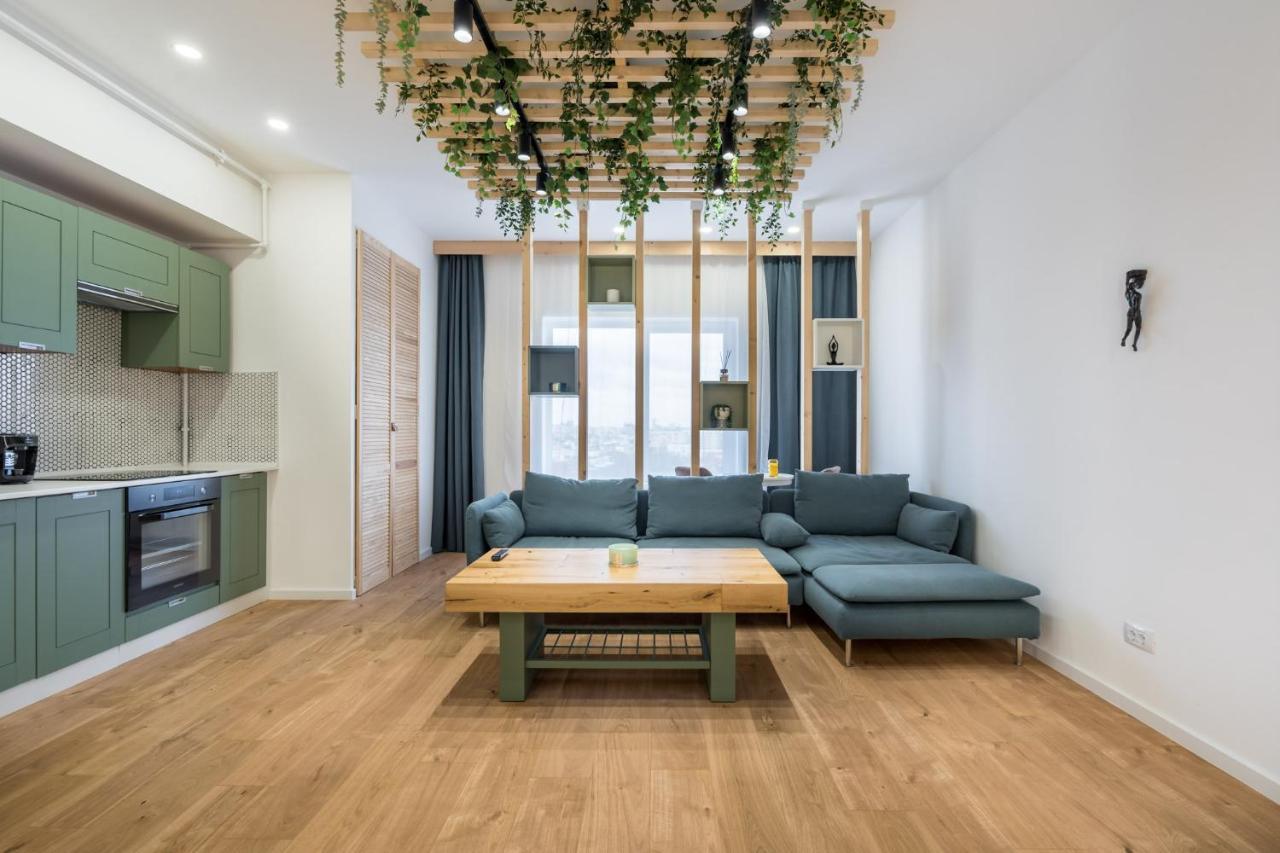 Jungle Escape - Luxe 1-Br Haven In Bucharest Apartment Ngoại thất bức ảnh