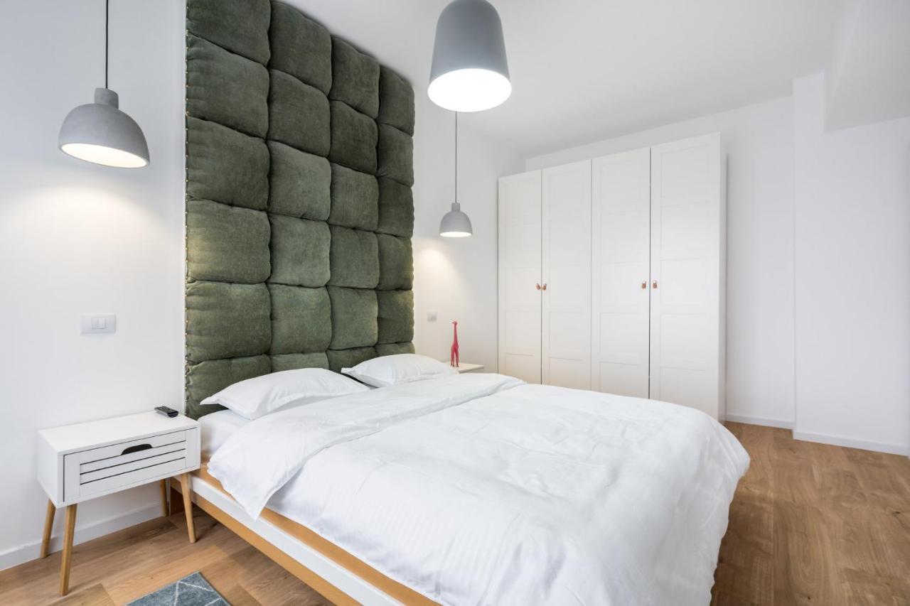 Jungle Escape - Luxe 1-Br Haven In Bucharest Apartment Ngoại thất bức ảnh