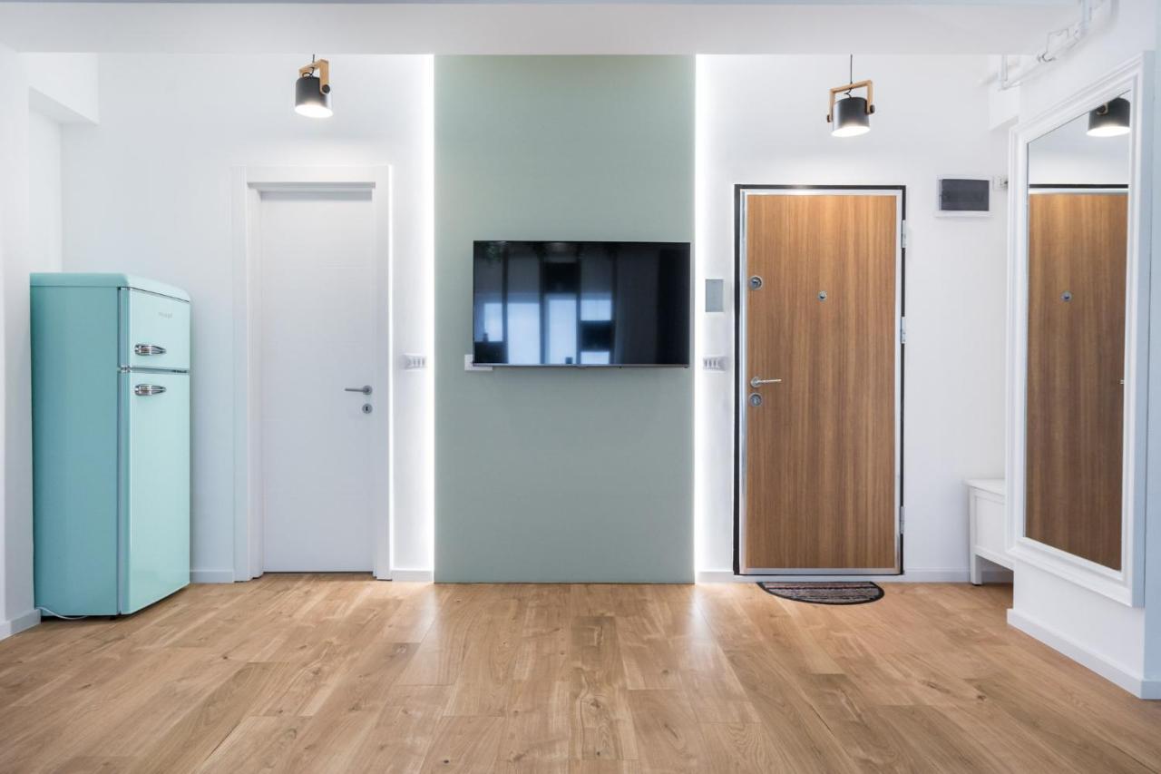 Jungle Escape - Luxe 1-Br Haven In Bucharest Apartment Ngoại thất bức ảnh