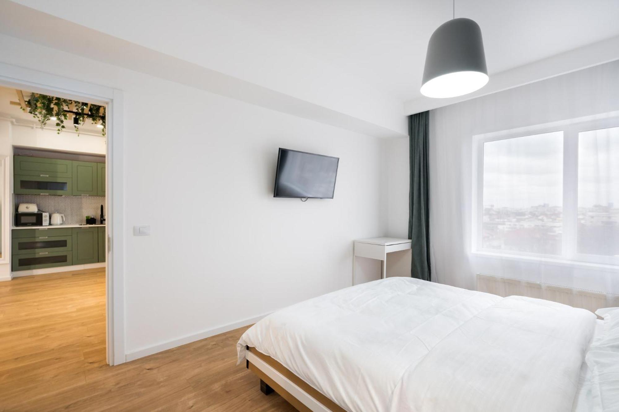 Jungle Escape - Luxe 1-Br Haven In Bucharest Apartment Ngoại thất bức ảnh